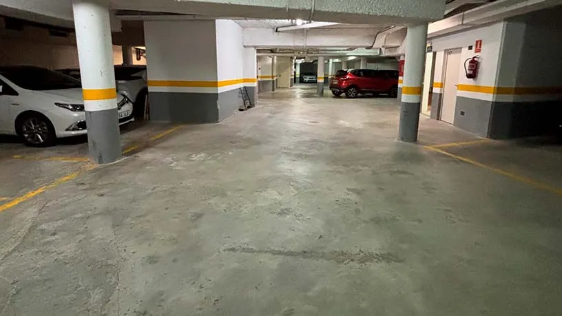 Garaaž - Garage with Parking in Castellbisbal, Barcelona