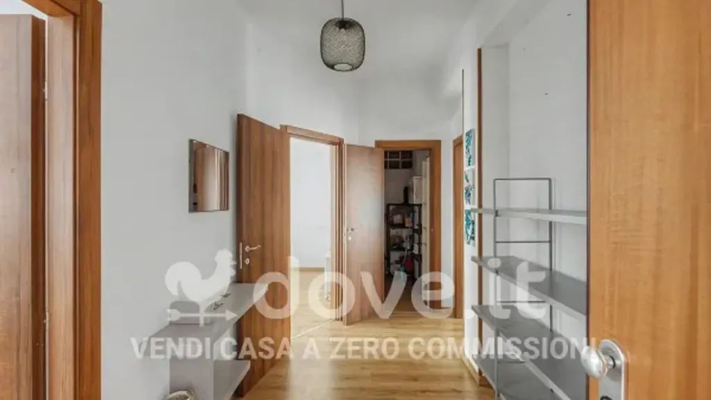 Entrée - Rearranged Flat with Terrace in Varese