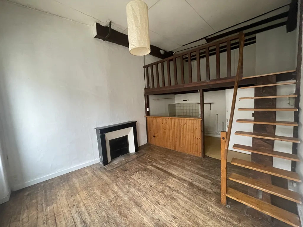 Pièces - Appartement Type 2 à Rénover au Centre de Poitiers