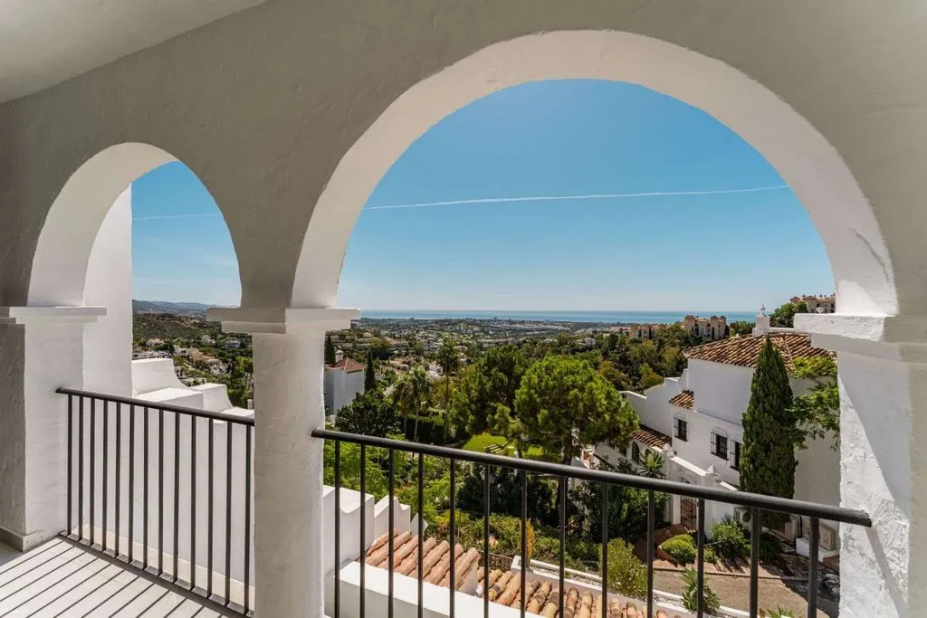 Balcon - Contemporary Duplex with Sea View in Marbella