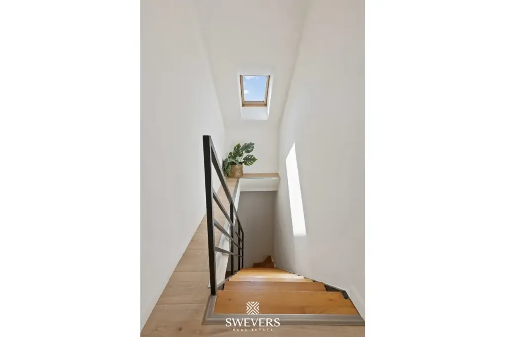Pièces - Duplex Rénové avec Terrasse à Hasselt