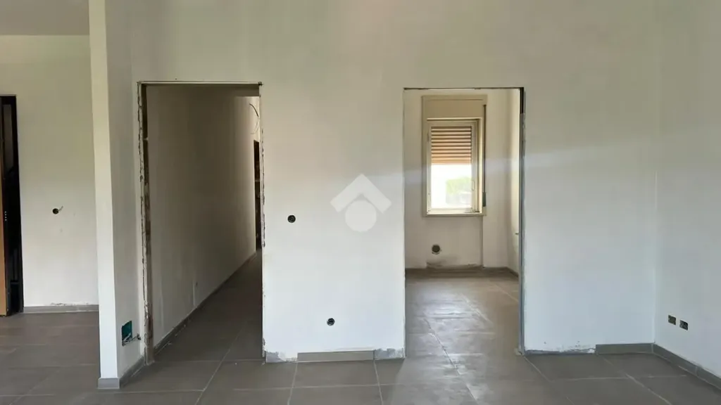 Esik - Modernised Apartment with Balcony in Giarre
