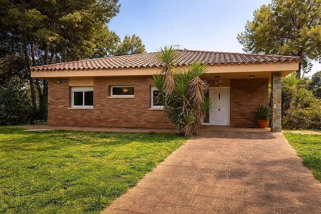 Extérieur - Luxury Detached House with Wellness Features in Sabadell