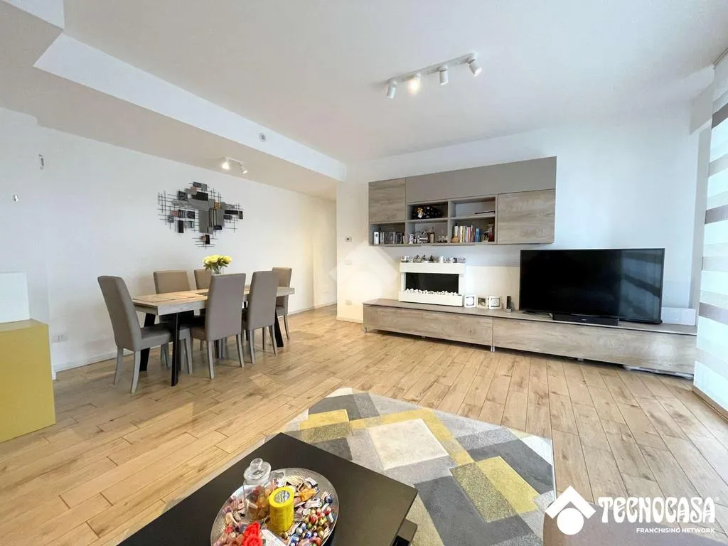 Elutuba - Modern Triplex with Terrace in Cornaredo