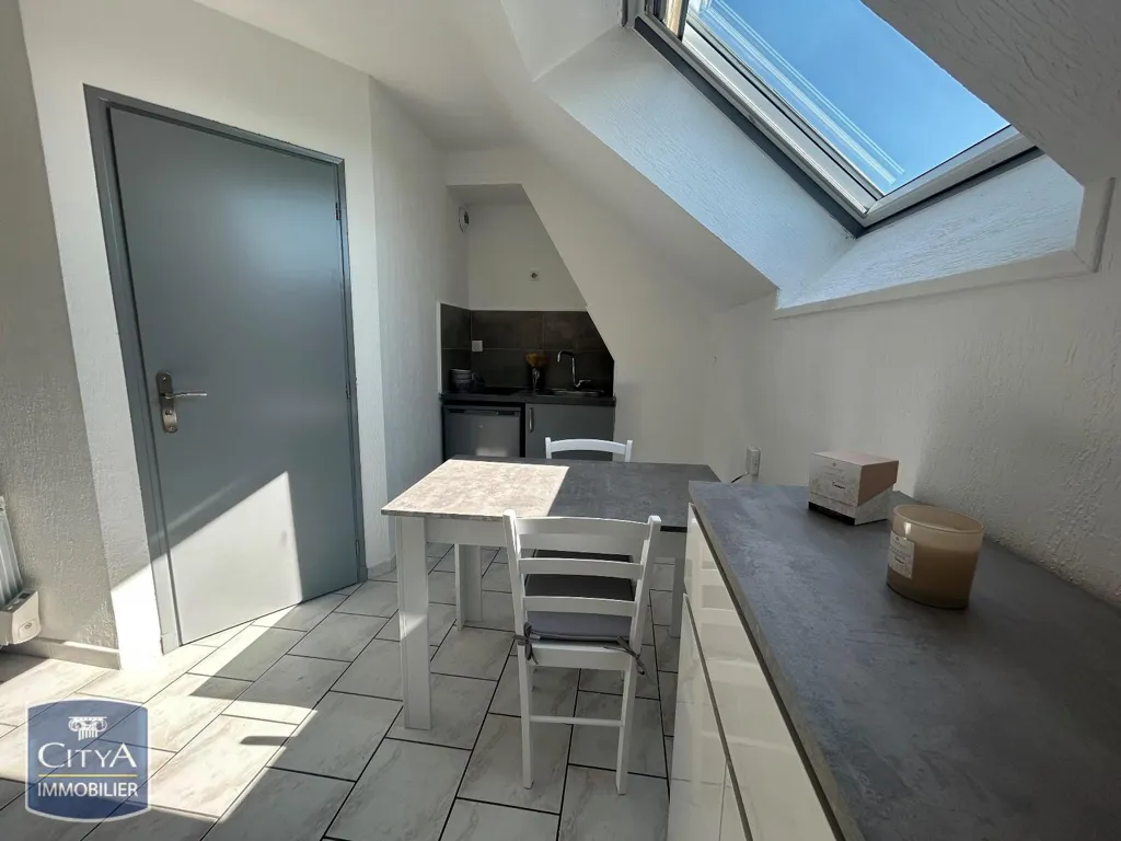 Salle à manger - Studio Rénové à Louer à Chalon-sur-Saône