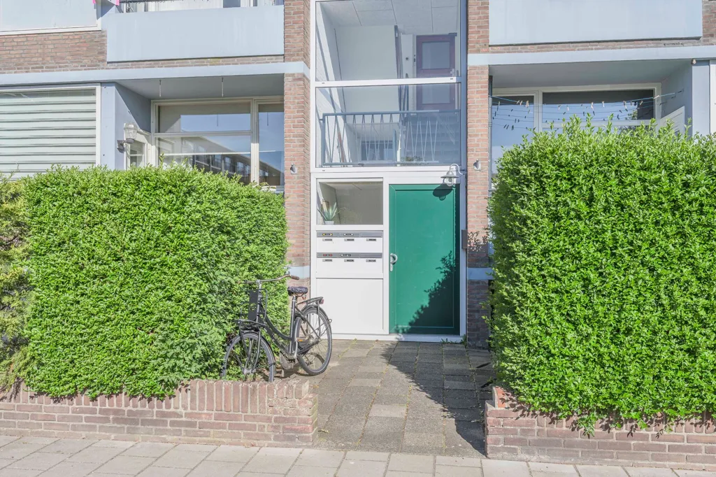 Välivaade - 4-Bedroom Apartment with Balcony in Katwijk