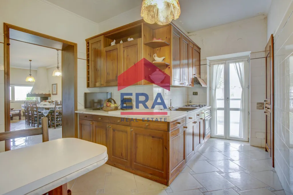 Cuisine - Villa with 4.5-Hectare Park in Ardea