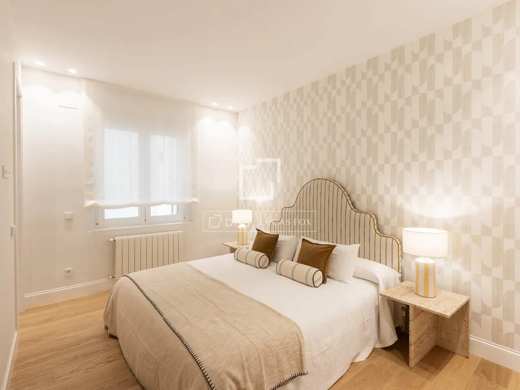 Bedrooms - Luxury Flat with High Ceilings in Salamanca