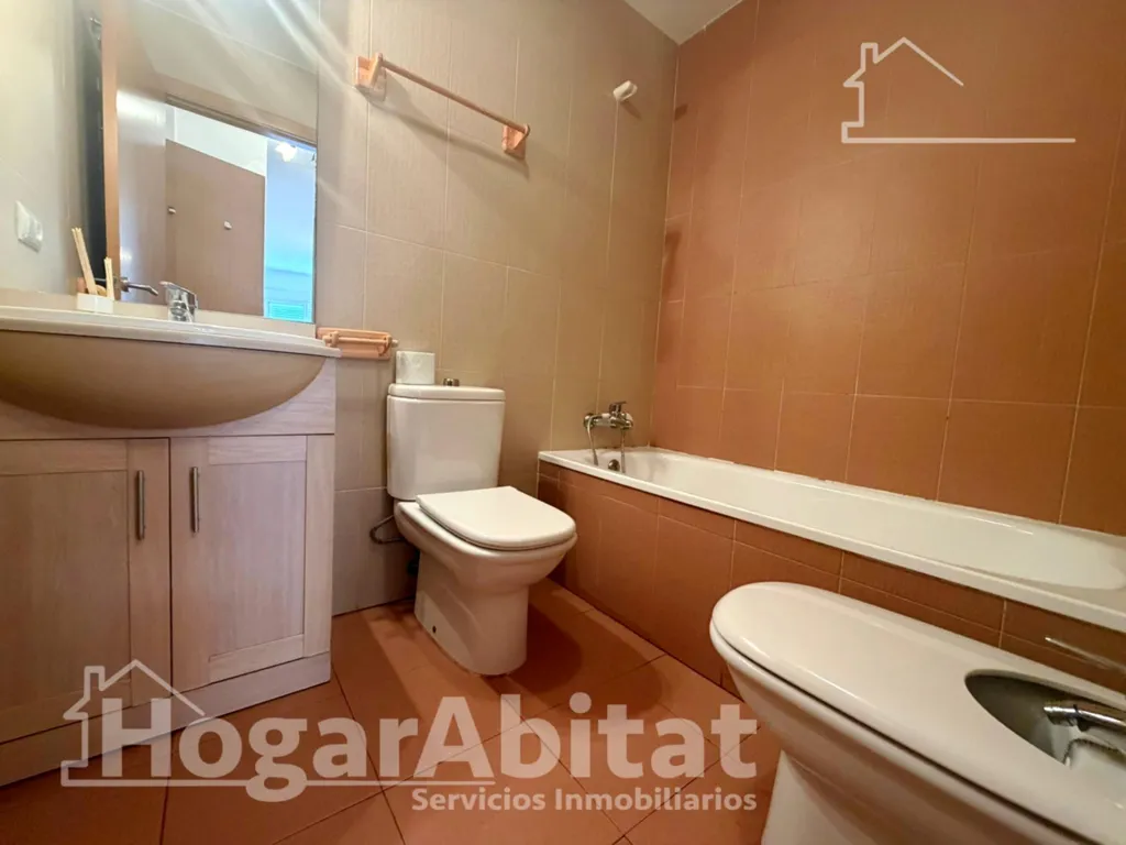 Vannitoad - Semi-Reformed Flat with Patio in Benaguasil