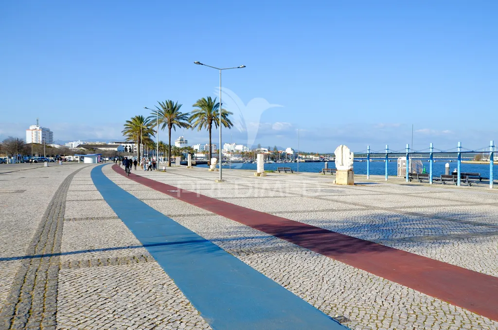 Development Land with Beach Proximity in Portimão