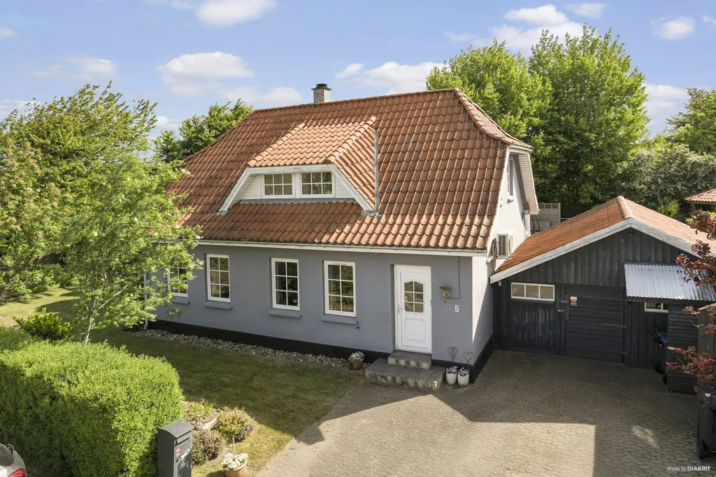 Vue aérienne - 1920s Villa with Garden in Vejen