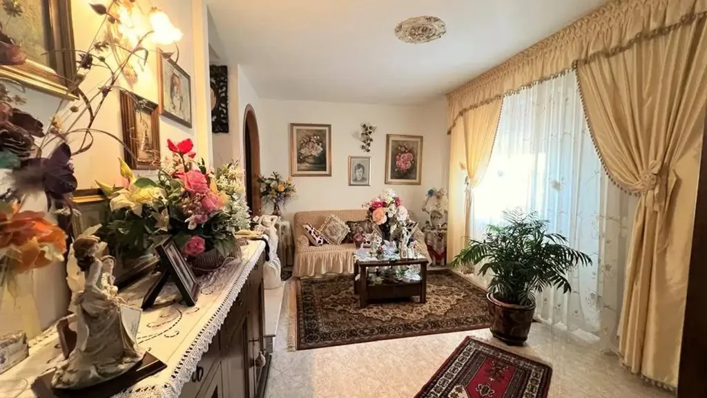 Elutuba - Terraced Villa with Garden in Cecina