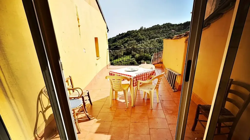 Terrass - Historic Apartment with Panoramic Terrace in Artallo