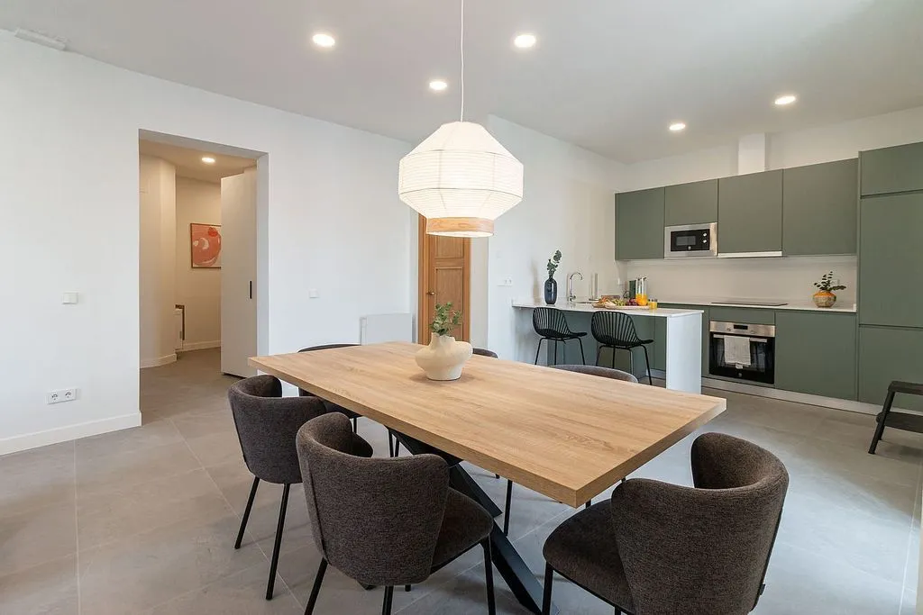 Salle à manger - Furnished Flat with Balcony in Madrid