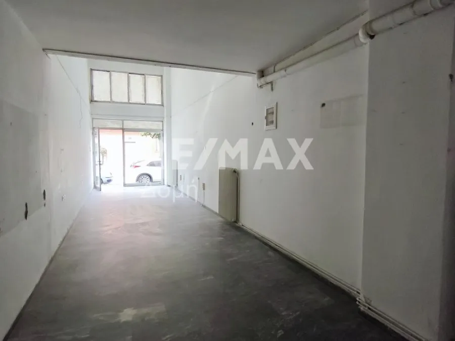Garage - Retail Unit with High Visibility in Volos