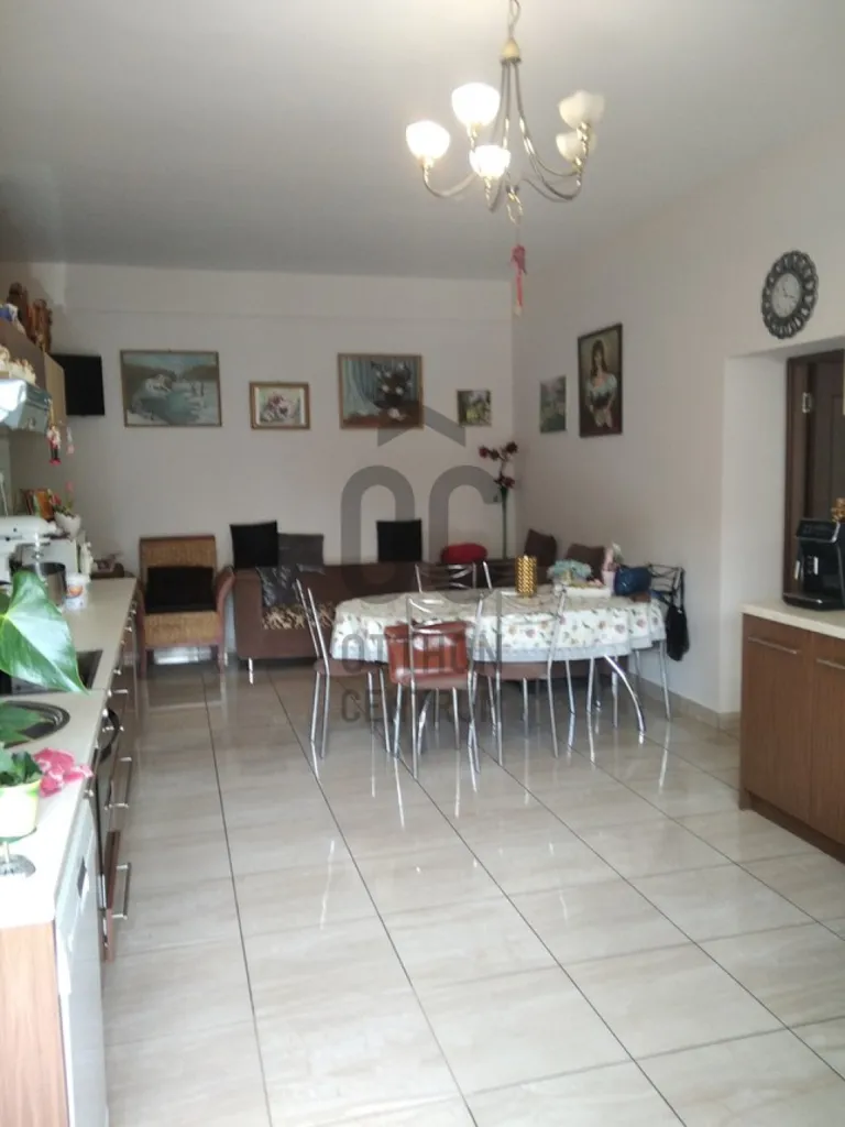 Söögituba - Multi-Generational House with Workshop in Székesfehérvár