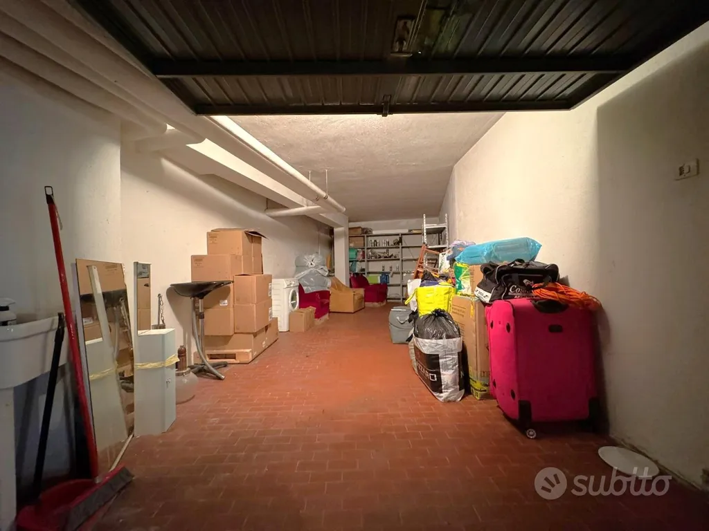 Garage - Apartment with Garden and Garage in Vazzieri