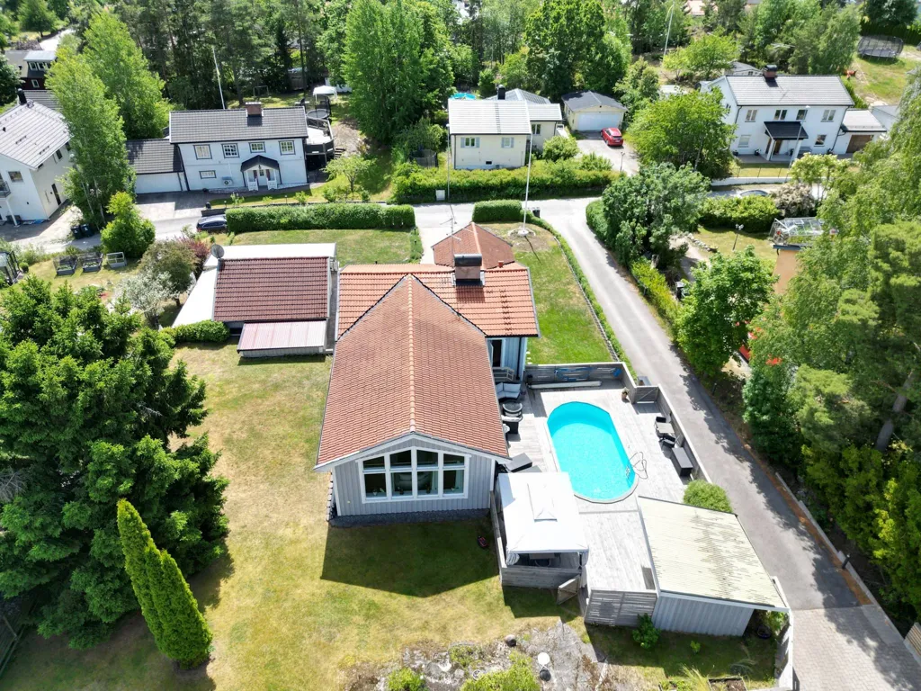 Vue aérienne - Villa with Pool in Tullinge
