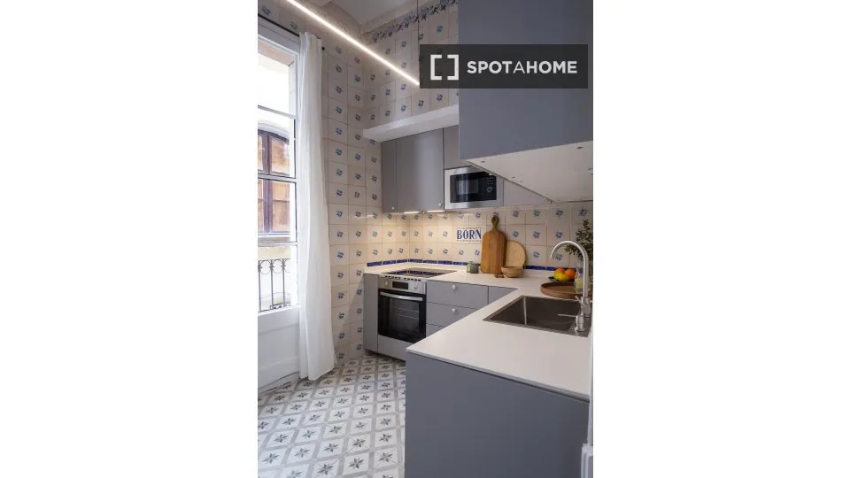 Cucina - Room in Shared Flat with Balcony in Barcelona