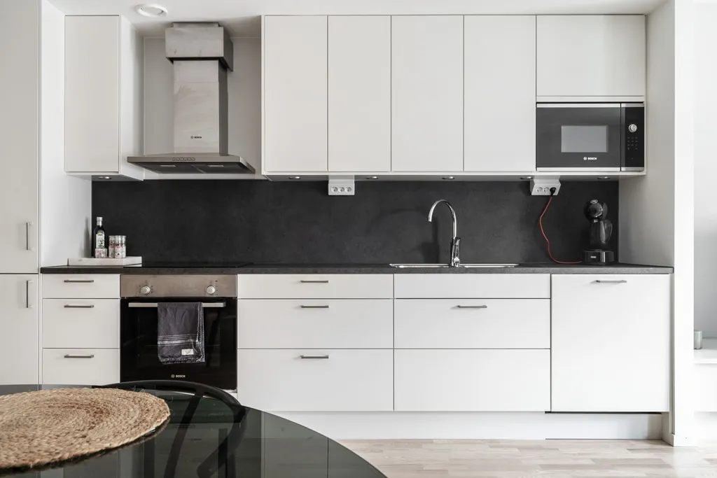 Kitchen - Modern Flat with Balcony in Almedal