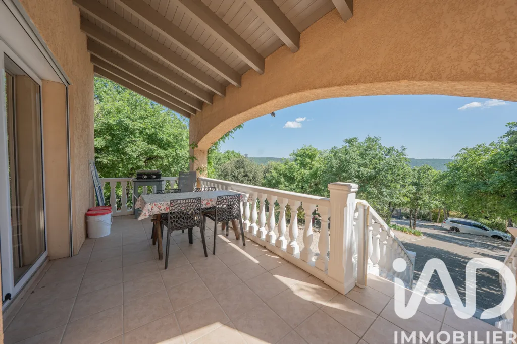 Terrasse - Ensemble Immobilier avec Vue à Lagorce