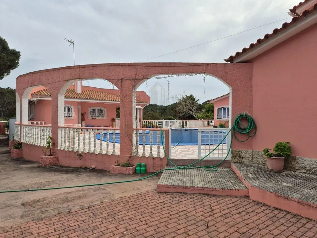 Pool - Luxury House with Pool in Sintra