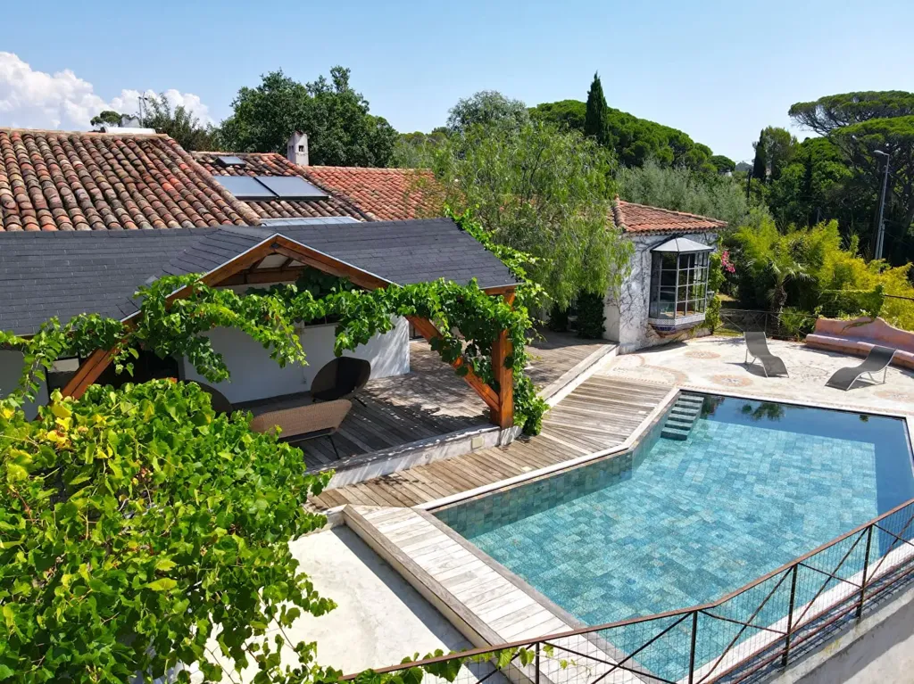 Vista aerea - Unique Villa with Pool in Valescure
