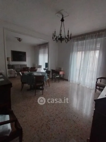 Salle à manger - Bright Apartment with Balcony in Verona