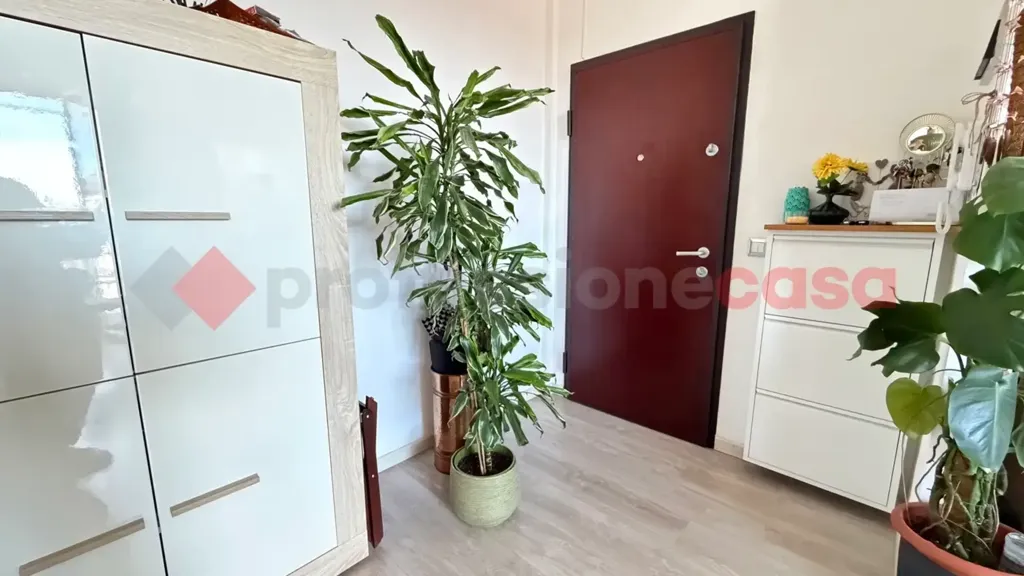 Esik - Rearranged 2-Bedroom Apartment in Cesano Boscone