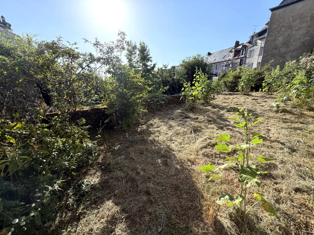 Jardin - Maison de Maître avec Vue Panoramique à Marcenat