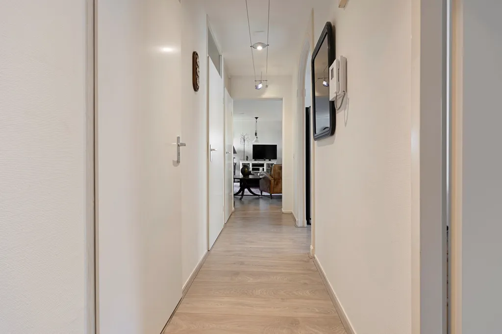 Esik - Apartment with South-West Terrace in Scheveningen