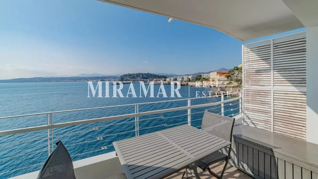 Terrazza - Penthouse with Sea Access in Nice