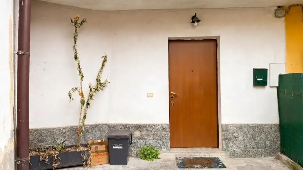 hallway_entrance