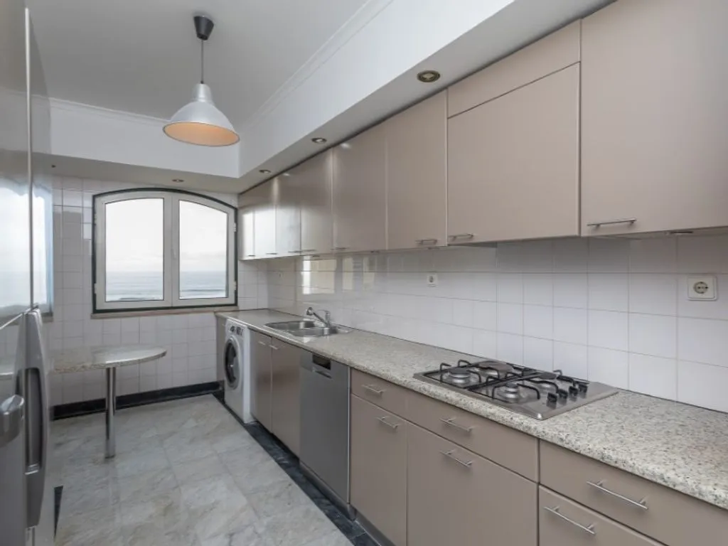 Cuisine - Luxury Apartment with Ocean Views in Parede