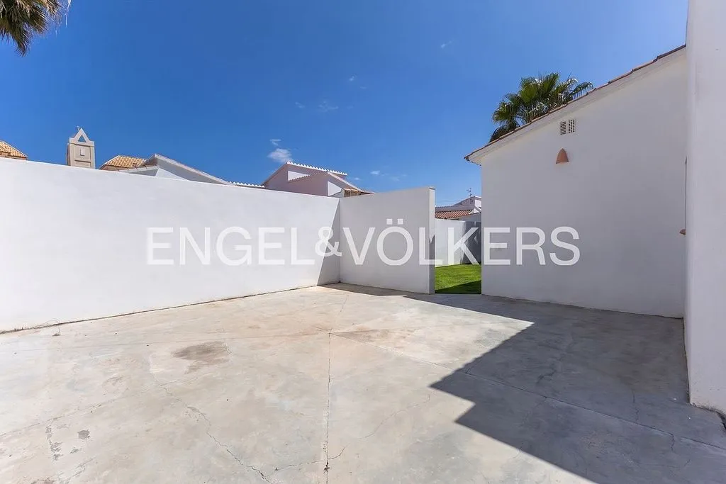 Aed - Mediterranean Villa with Sea View in Denia
