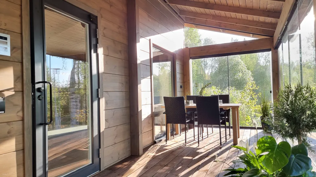 Terrass - Eco-Friendly Flat with Glassed Terrace in Lahti