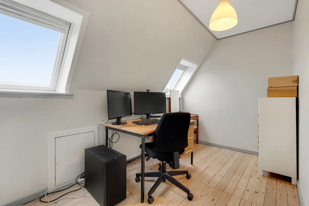 Office - 6-room house in Esbjerg