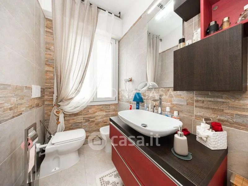 Salles de bain - Trilocale with Balcony in Bologna