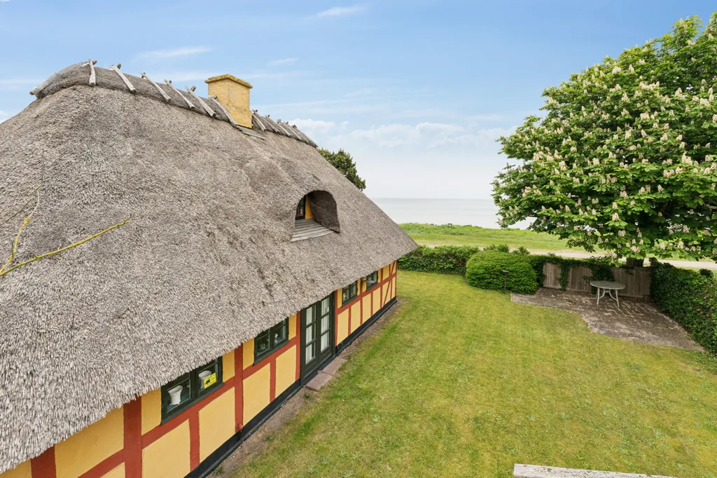 Extérieur - Historic Timber-Frame House with Water View in Nyborg