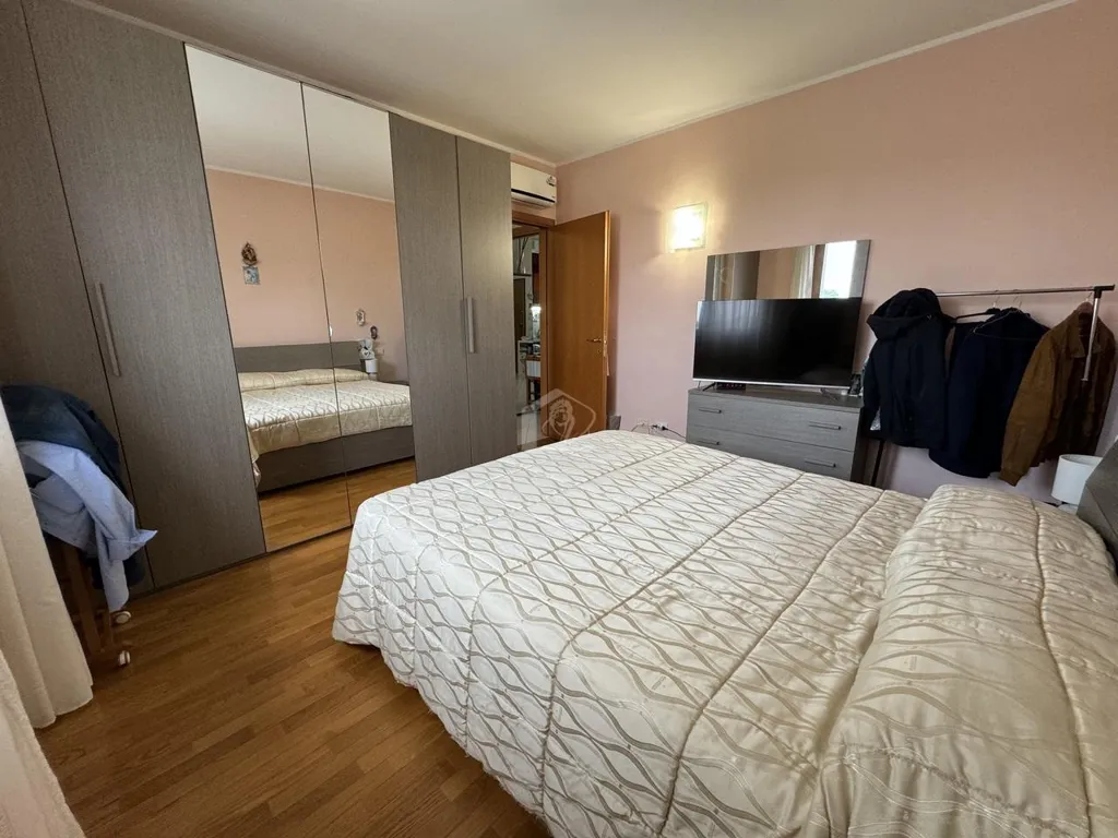 Chambres - Bright Trilocale with Balcony in Suzzara