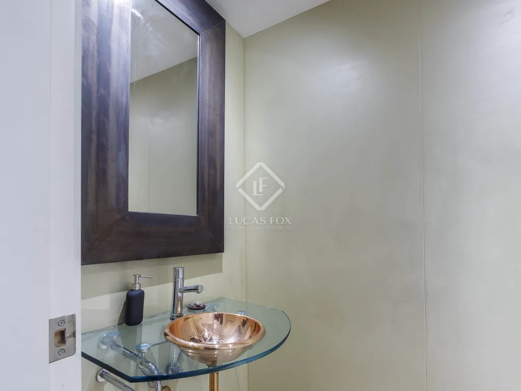 Bathrooms - Refurbished Apartment with Terrace in Valencia