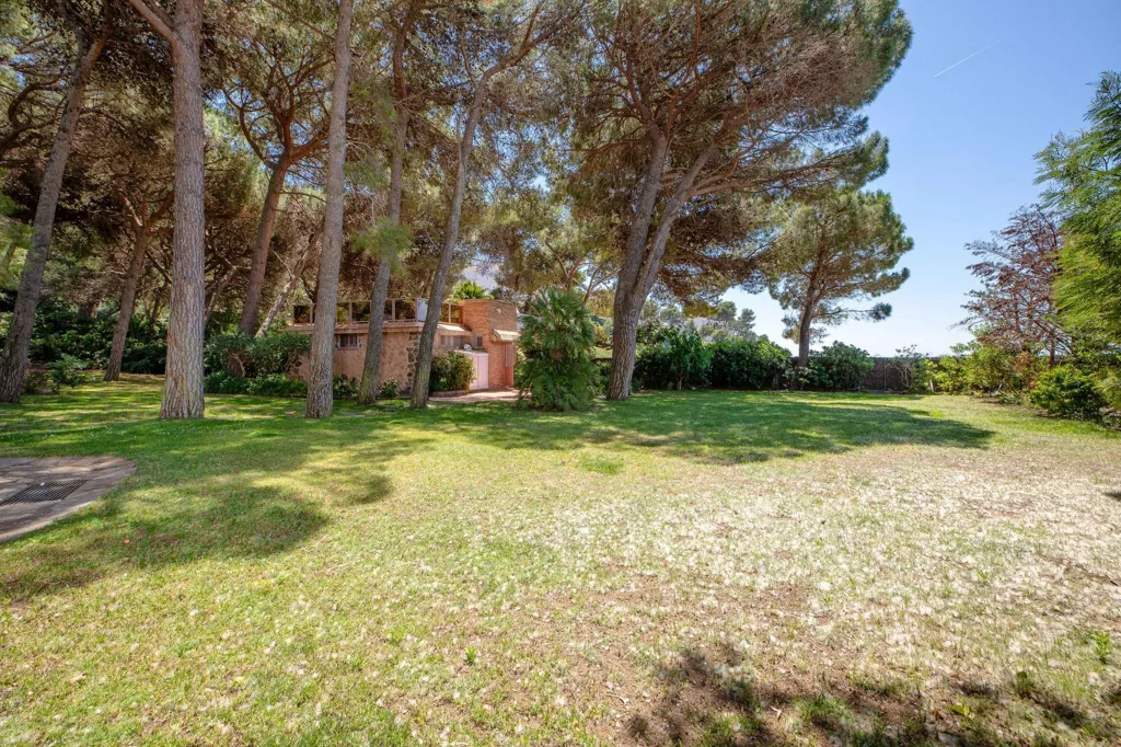 Giardino - Seafront Estate with Beach Access in Almadraba