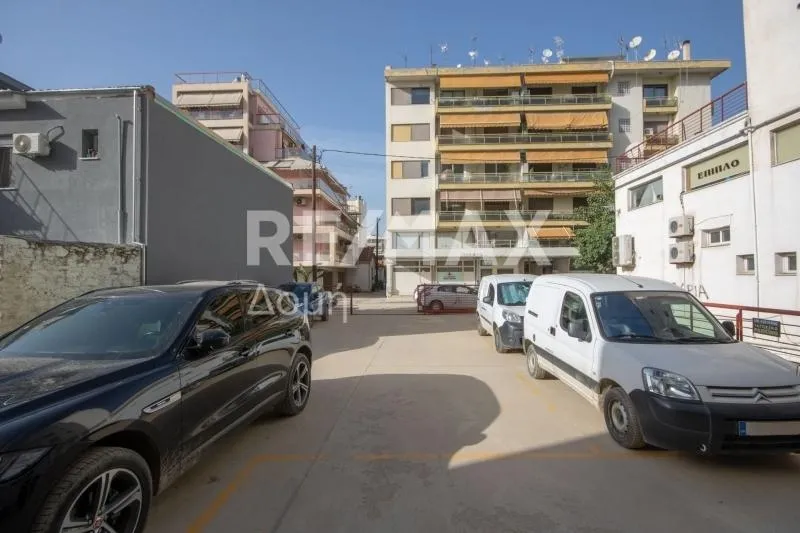Välivaade - Commercial Space with Parking in Volos