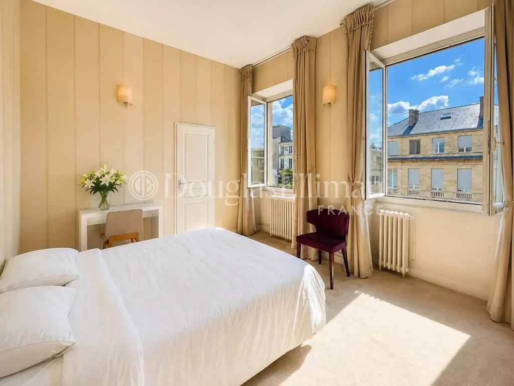 Chambres - Maison d'Époque avec Terrasse au Jardin Public, Bordeaux