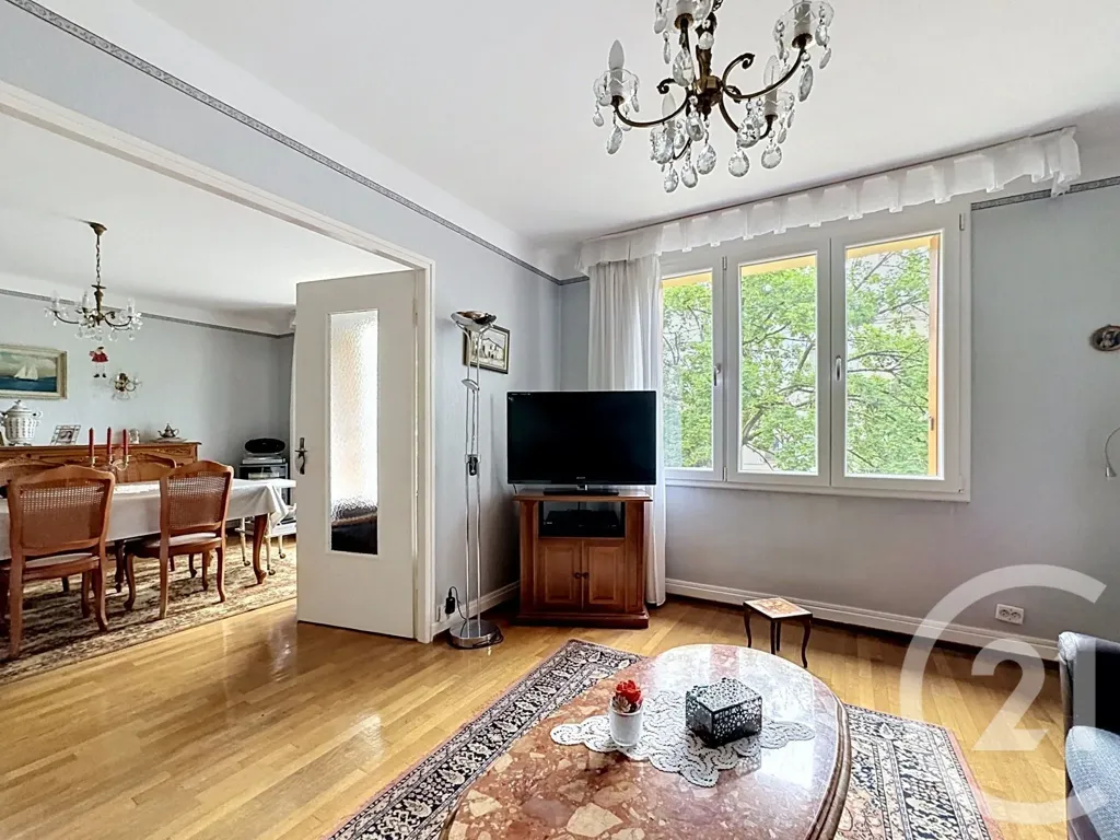 Séjour - Appartement de Caractère avec Balcon à Metz