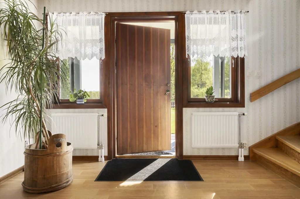 Entrée - Villa with Workshop in Idyllic Setting
