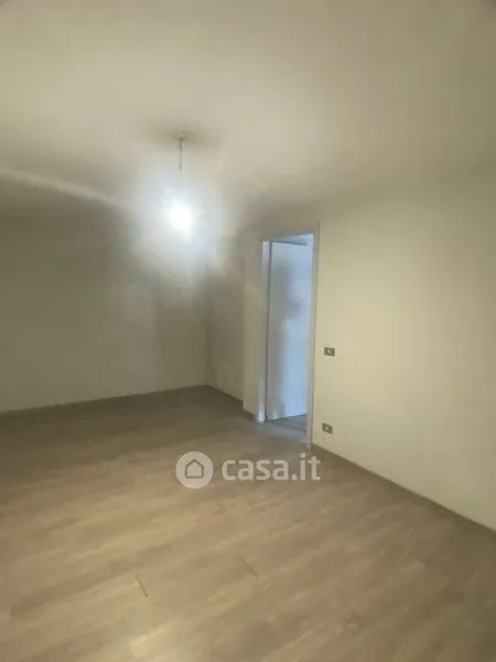 Rooms - Two-Level Apartment with Balcony in Modena