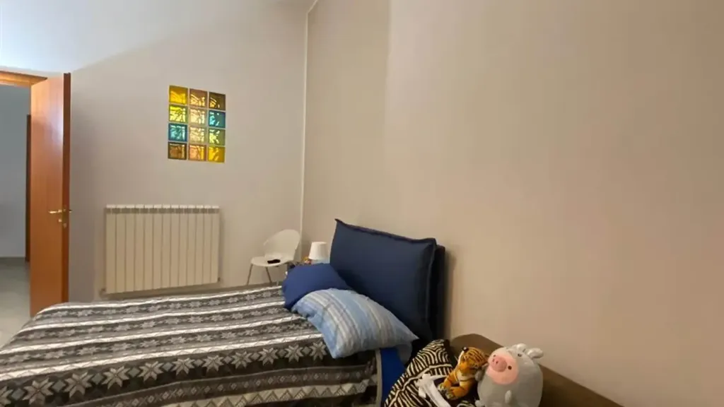 Chambres - Rear-Facing Apartment with Terrace in Cosenza