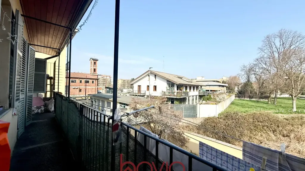 Balcony - Quadrilocale with Private Courtyard in Regio Parco, Turin