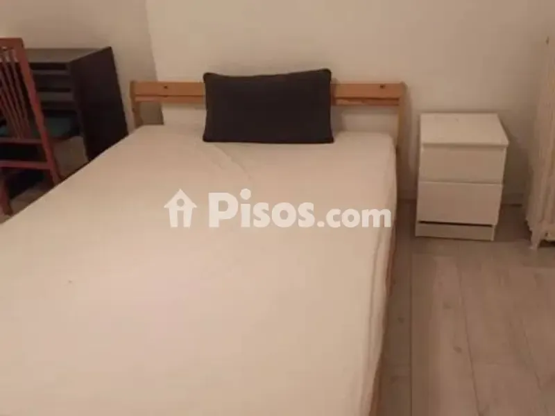 Magamistoad - Shared Flat with Balcony in Rambla de Ferran